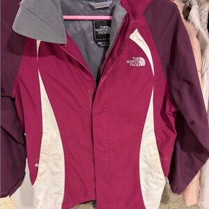 The North Face Women's Maroon and Cream Ski Jacket